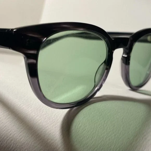 OLIVER PEOPLES Sunglasses